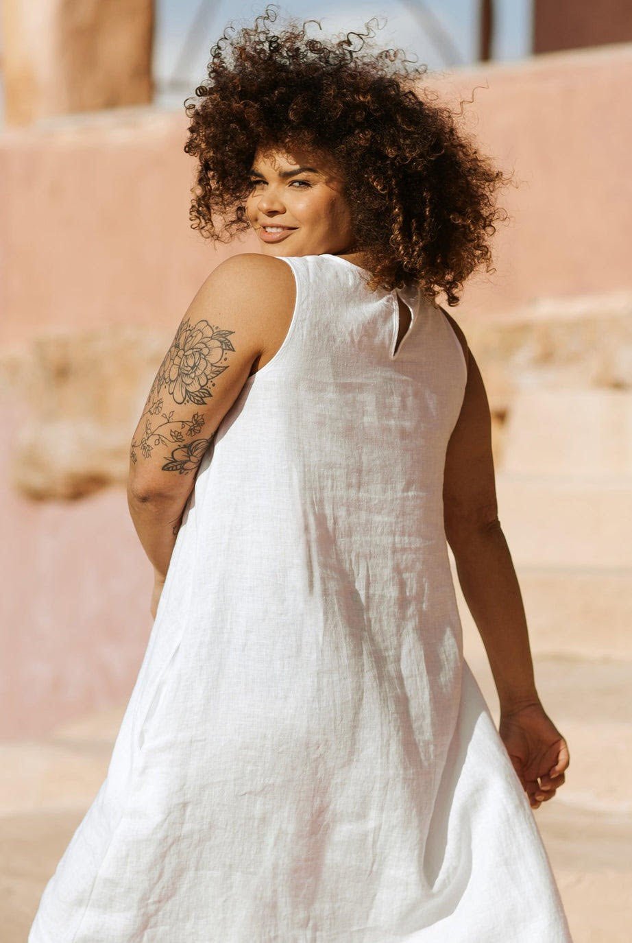 white_linen_dresses_for_women_online.jpg